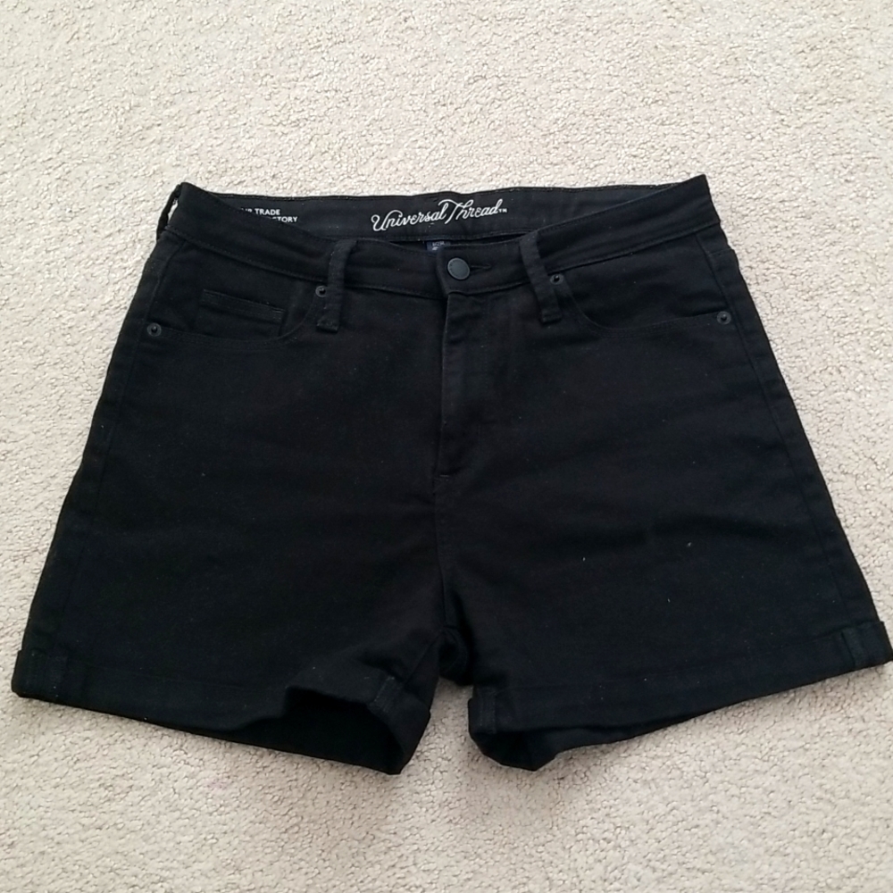 Universal Thread NWOT high rise black shorts  size 8